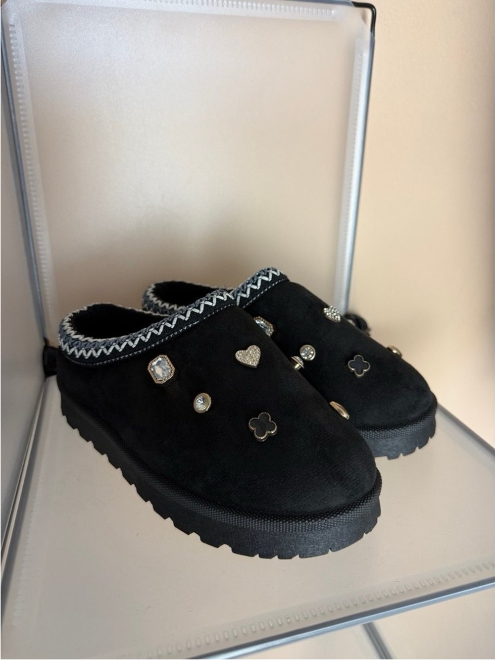 Top Moda Women's Studded Charm Platform Mule Slippers Black Size 6 - Picture 4 of 6